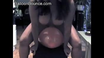 Preview 3 of Get Tatto - Saff balloon bounce