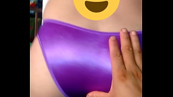 Preview 2 of Moom Andale Boy - Ricas pantis majicos cambian de color y me excita