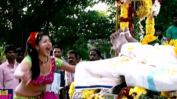 Preview 1 of Bokep Cw Cantik Hot - Gayathri Raghuram Hot Chubby Deep Navel