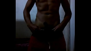 Preview 2 of Sleem Mom Fuck Son - Moreno mostrando o pau