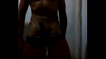 Preview 3 of Sleem Mom Fuck Son - Moreno mostrando o pau