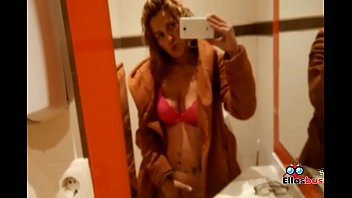 Preview 3 of Sexxx See - Rubia cachonda en ba&ntilde_o p&uacute_blico buscando sexo