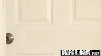 Preview 1 of Sdesi Aunty Sex - Mofos - Pervs On Patrol - (Rachael Madori) - Voyeur Landlord Gets Caught