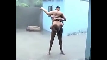 Preview 2 of Actressanushka Sharma Porn Video - Transando na chuva