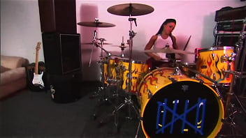 Preview 1 of Erotic Cartoons Of Pain - Drummer girl enjoys a good pussy licking
