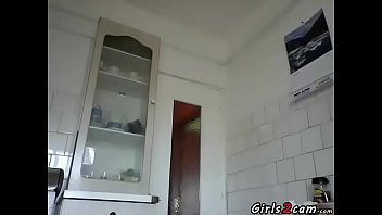 Preview 3 of Jonny And Dayna - Girl shows her ass and puts something inside