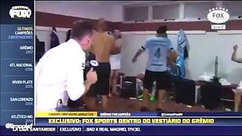 Preview 2 of 3gp Big Tits Tube - Jogador do gremio pelado no vesti&aacute_rio - L&eacute_o Gomes pelado gremio