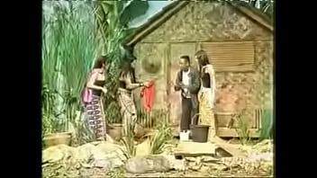 Preview 4 of Lesbian Ejeculate Body - Sarah Azhari Tak Sengaja Kelihatan Payudaranya Saat Live OVJ
