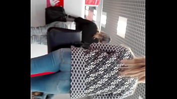 Preview 2 of Tube Iz Great Porn - Bom c&uacute_ em jeans