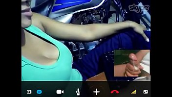 Preview 4 of Xporn Ass Bus - Le gusta la leche muestra senos para ver como le viene