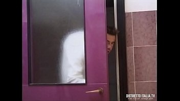 Preview 1 of Usko Swap Hindi X - the voyeur of the SPA (Il guardone segaiolo del centro relax)