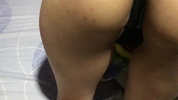 Preview 1 of Pussy Cum Eat Compilation - Esposa caliente Amateur Nora Milf recibe una enorme corrida de semen en el co&ntilde_o por el semental de su esposo cachondo Andy Z 94