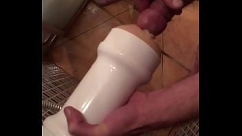 Preview 1 of Katina Kep Xnxx - Probando jugete nuevo,  quieres que te folle a ti?