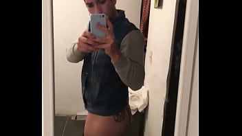 Preview 3 of Donloadmove Bif - paraguayo gay - gay latino con buen trasero