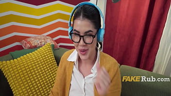 Preview 1 of Mami Boos Sex - Czech Her Out Before She Checks Out