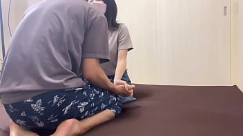 Preview 1 of Torrent Aurat - 相席居酒屋でお気に入りの巨乳ギャルをお持ち帰り！パイパンまんこに巨根挿入して高速ピストンしたら大量潮吹き　ハメ撮り　バック　寝取られ　ナンパ　手マン　かわいい　投稿　個人撮影　素人　日本人　えむゆみ