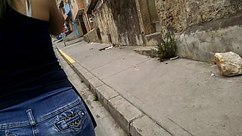 Preview 2 of Honey Danies - Culote en la calle parte 1