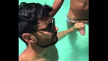 Preview 1 of Uni Finland 3gp - MARCOS GOIANO - MAMANDO O PAUZ&Atilde_O NA PISCINA