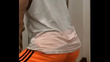 Preview 3 of Smalls Kamera - GP do Rio exercitando o bumbum