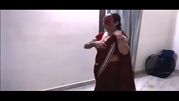 Preview 1 of 2019 Xxxx Video - Indian Bhabhi dance with devar In Red Saree