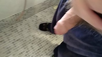 Preview 1 of Anita Blond Xxx - VID 20171116 pajilla con pijama en la ducha