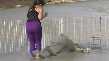 Preview 3 of Qucik Public - Sana Khan without panty in leggings butt visible