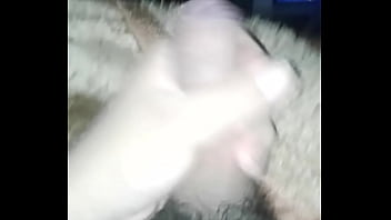 Preview 2 of Hairy Romanian Pussy - Gozando vendo tv