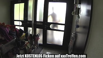 Preview 1 of Vegas Jen Mateo - German Mature oeffnet Dem pizza Nackt die Tuer