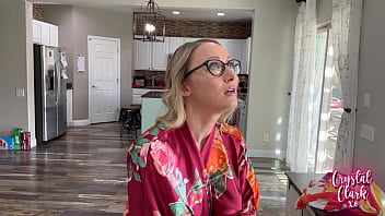 Preview 3 of Sex Kolmunist - Stepmom Gets Caught Skinny Dipping!