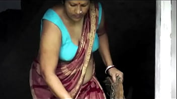 Preview 4 of Granny Piss Throat - indian homely aunty real life video