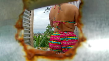 Preview 2 of New Bjg - Mujer grabada en cabina al aire libre(GRAN CULONA)