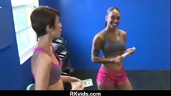 Preview 2 of Porn Sex Puti - amateur girl goes wild 21