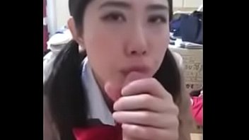 Preview 3 of Only For Desi Videos - em mắt k&iacute_nh thổi k&egrave_n max ph&ecirc_