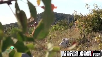 Preview 1 of 2 3boys 1girl Jabardasti - Mofos - Pervs On Patrol - (Bea Steel) - Voyeur Films a Couple Fucking Outdoors