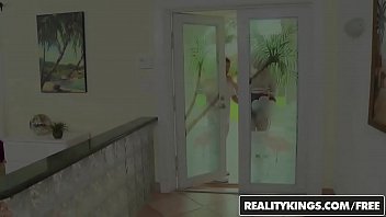 Preview 2 of Ssex Japan - RealityKings - Hot Bush - (Riley Reynolds,  Tony Rubino) - Rileys Bush