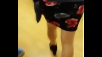 Preview 1 of Mmomngewe Kid - Mostrando mi culo en el supermercado