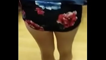 Preview 4 of Mmomngewe Kid - Mostrando mi culo en el supermercado