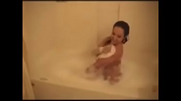 Preview 3 of Baby Dag - Audra Mitchelle sous la douche.mp4