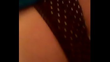 Preview 3 of 16 Thun3 - chavita picandose en el ba&ntilde_o
