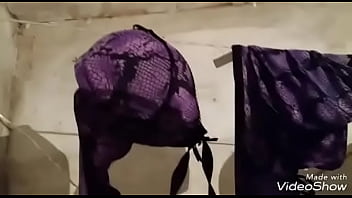 Preview 4 of Bolywood Sunyy Leon Xxx Videos - los calzones de mi esposa en el tendedero 1