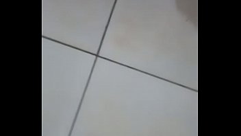 Preview 3 of Esamateur Mary - Eu no gozando banheiro (y*