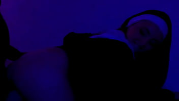 Preview 4 of Black Ebony Lesbian Foot Worship - Alvxs X Lil Dmz - Paga de crente (webclipe)