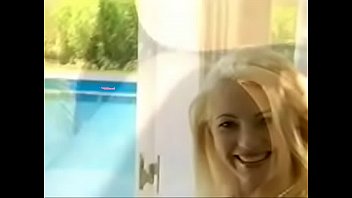 Preview 4 of Kartun Beeg - CDRSX22 - Ensaio antigo de loira linda e gostosa muito sensual