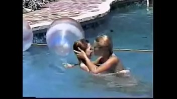 Preview 2 of Years Lesbian Ultra Giant - Balloon sexy
