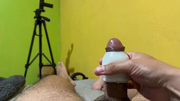 Preview 4 of Sri Lanka Paba Sex Video - Ven,  masturbate conmigo,  ando bien caliente despu&eacute_s de entrenar
