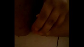 Preview 3 of Yasl Porno - Mi esposa probando una rica zanahoria mmmm luego me la comere rn una ensalada
