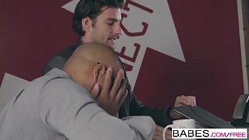 Preview 2 of Sleeping With Tv Show - Babes - Office Obsession - (Jay Smooth,  Veronica Vain) - Twerking 9-5