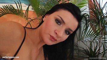 Preview 1 of Xnxx Moth Xxx Video - Watch Noelle gonzo style solo masturbating on Give Me Pink