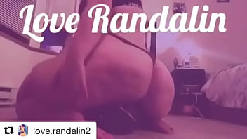Preview 3 of Cleaning My Ass - Big ass love randalin - raylyn booty ass sentando na bola - sitting 2017 - (18)