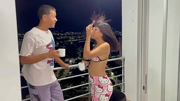 Preview 2 of Nxx Comx - Vecina latina me pide que le de una gran follada en su comedor mientras su marido esta de viaje